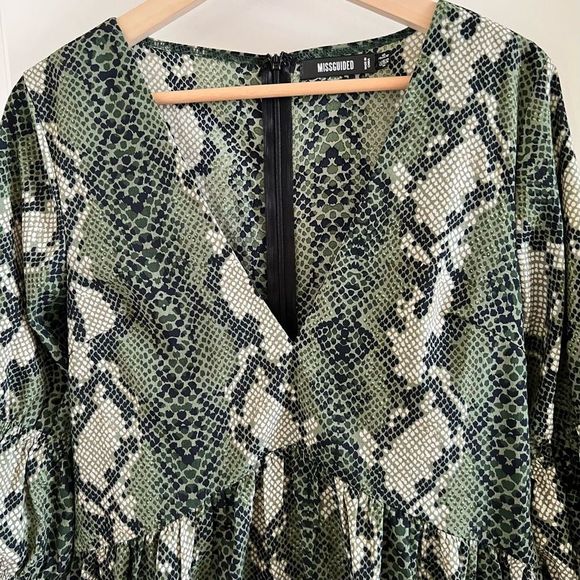 Missguided Green Snake Print Prairie Dress - Picture 3 of 8
